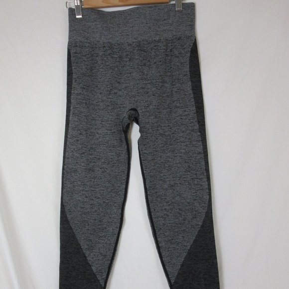 Pink Victorias Secret Leggings Gray and Black Heart on Bottom Size Large - Picture 1 of 7